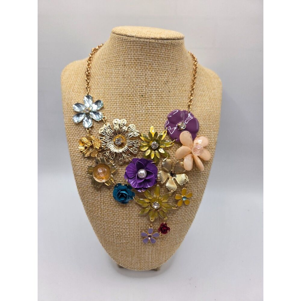 1794. JC Penny Mixit Floral Statement Necklace